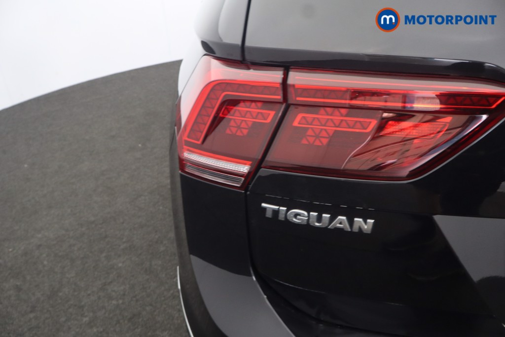 Volkswagen Tiguan R-Line Tech Automatic Petrol SUV - Stock Number (1650380) - 50th supplementary image