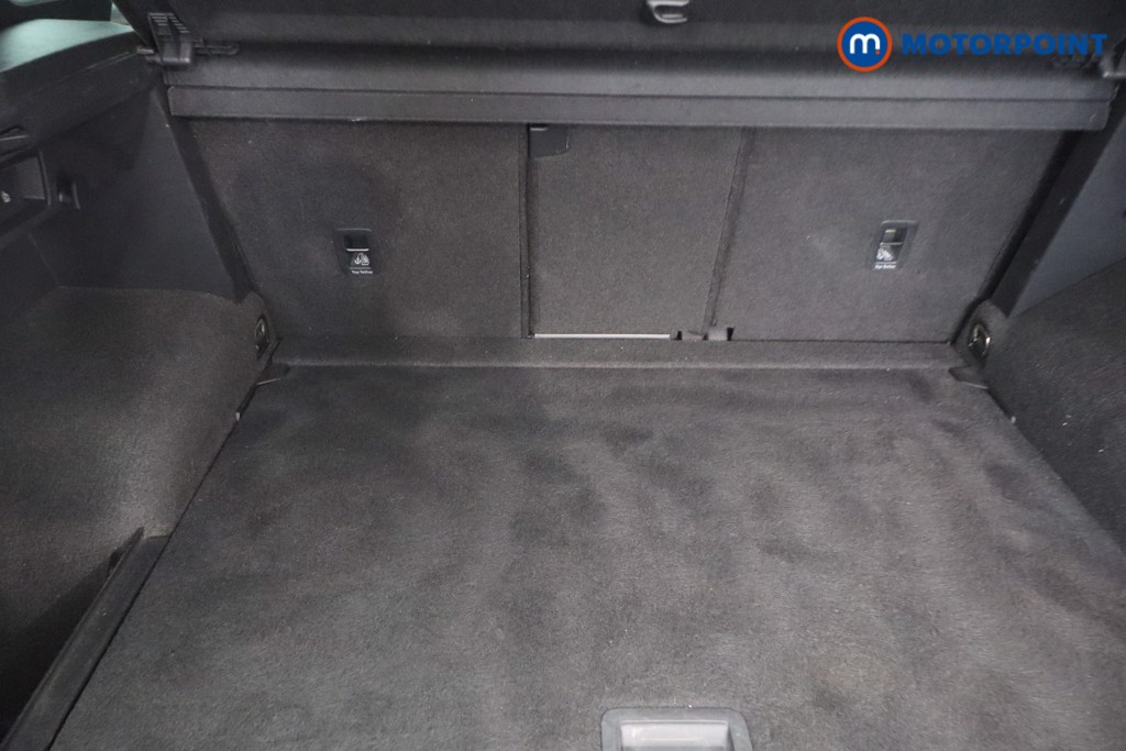 Volkswagen Tiguan R-Line Tech Automatic Petrol SUV - Stock Number (1650380) - 53rd supplementary image