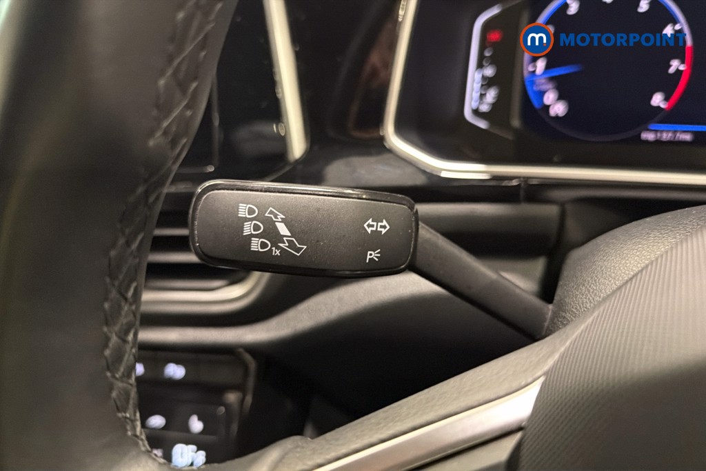 Volkswagen T-Roc R-Line Manual Petrol SUV - Stock Number (1650427) - 6th supplementary image