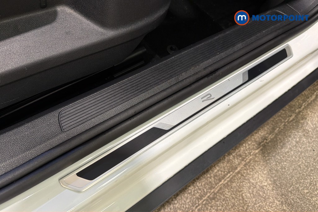 Volkswagen T-Roc R-Line Manual Petrol SUV - Stock Number (1650427) - 27th supplementary image