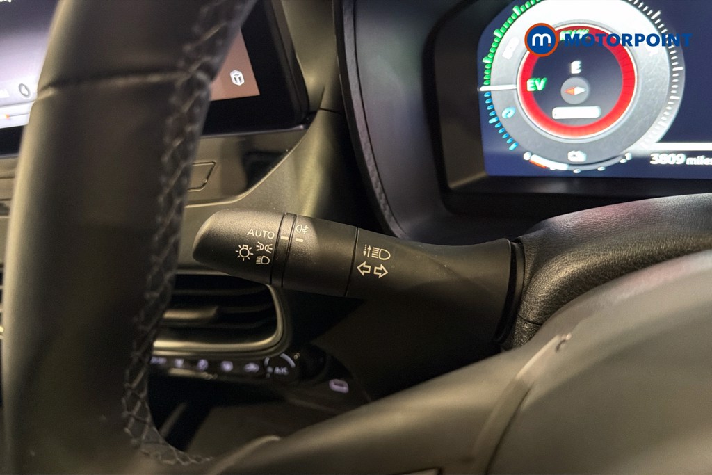 Nissan Juke N-Connecta Automatic Petrol-Electric Hybrid SUV - Stock Number (1650534) - 6th supplementary image