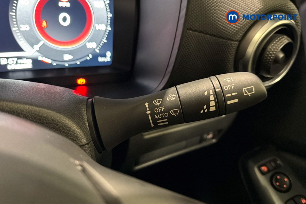 Nissan Juke N-Connecta Automatic Petrol-Electric Hybrid SUV - Stock Number (1650534) - 7th supplementary image