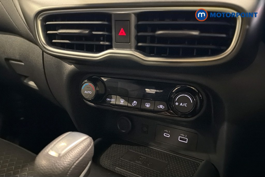 Nissan Juke N-Connecta Automatic Petrol-Electric Hybrid SUV - Stock Number (1650534) - 12th supplementary image