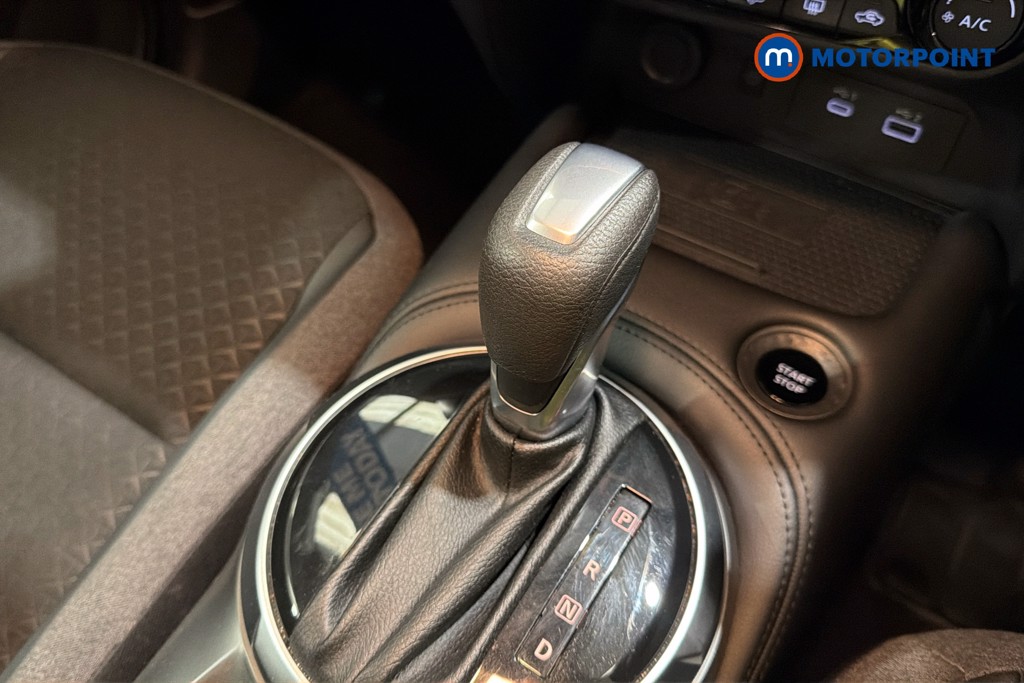 Nissan Juke N-Connecta Automatic Petrol-Electric Hybrid SUV - Stock Number (1650534) - 15th supplementary image