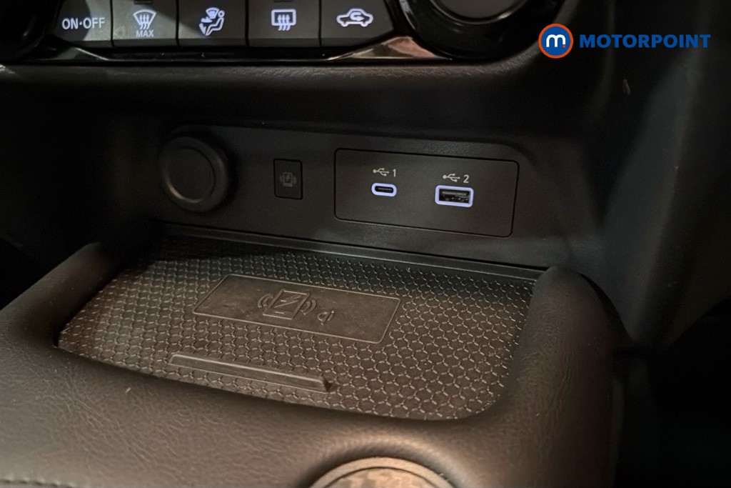 Nissan Juke N-Connecta Automatic Petrol-Electric Hybrid SUV - Stock Number (1650534) - 17th supplementary image