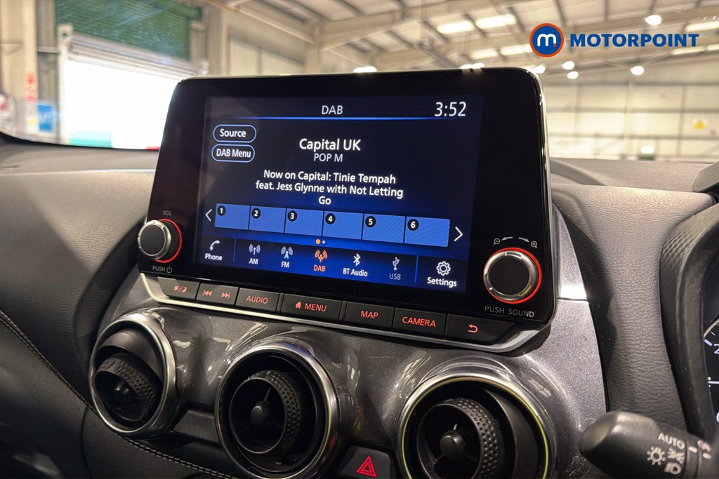 Nissan Juke N-Connecta Automatic Petrol SUV - Stock Number (1650636) - 9th supplementary image