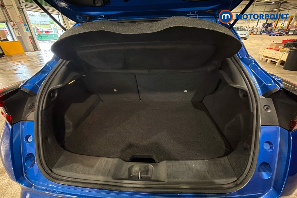 Nissan Juke N-Connecta Automatic Petrol SUV - Stock Number (1650636) - 33rd supplementary image