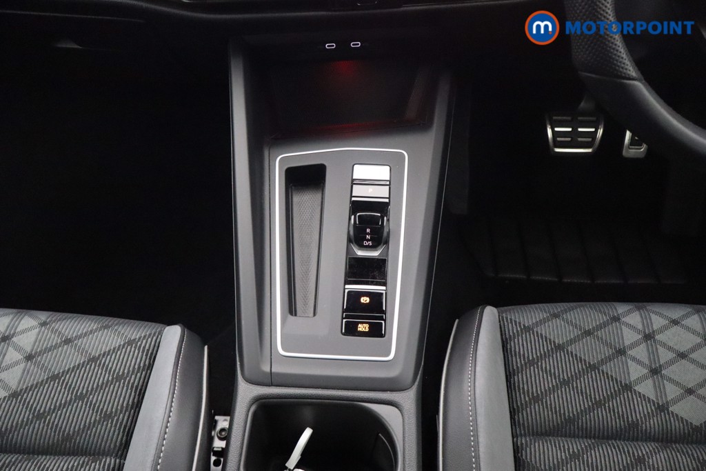 Volkswagen Golf R-Line Automatic Petrol Hatchback - Stock Number (1651375) - 6th supplementary image