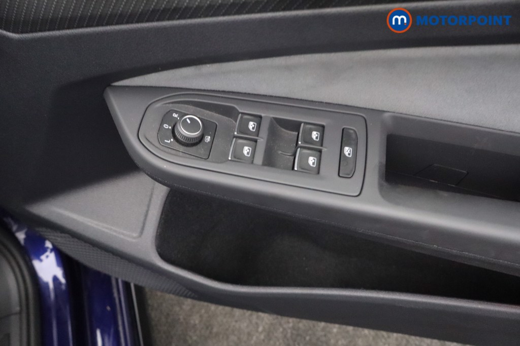 Volkswagen Golf R-Line Automatic Petrol Hatchback - Stock Number (1651375) - 18th supplementary image