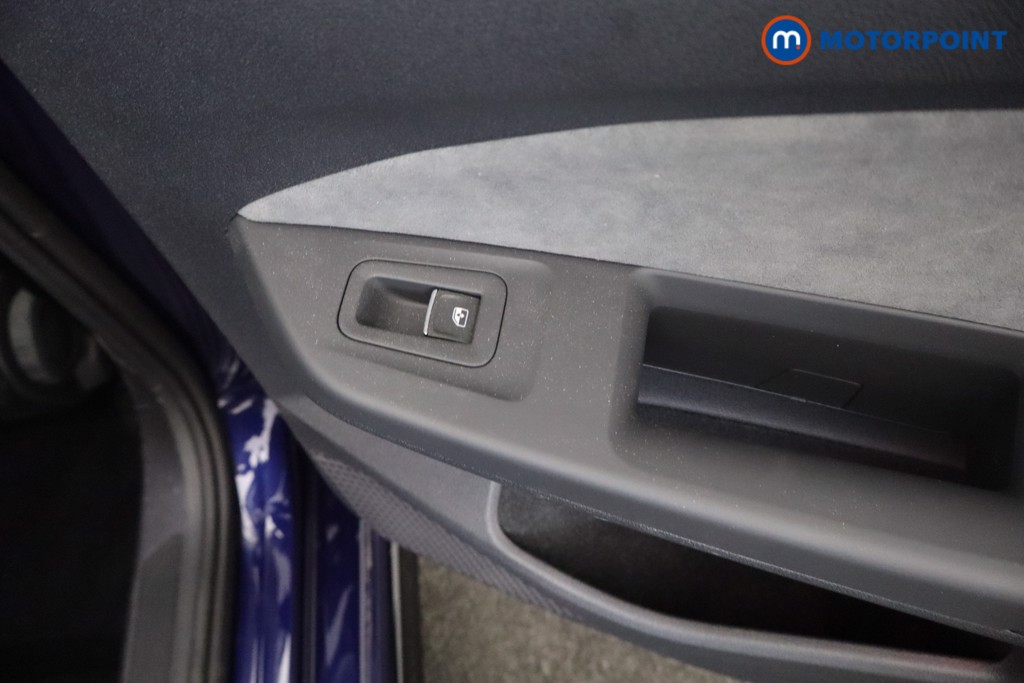 Volkswagen Golf R-Line Automatic Petrol Hatchback - Stock Number (1651375) - 25th supplementary image