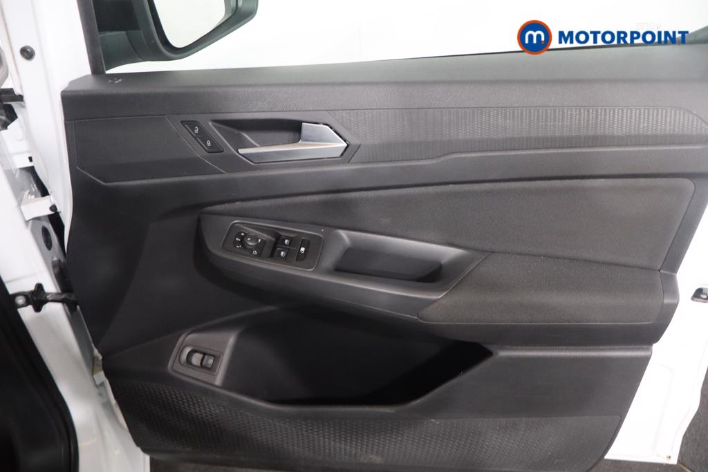 Ford Transit Connect Limited Automatic Petrol Plug-In Hybrid Panel Van - Stock Number (1651381) - 5th supplementary image