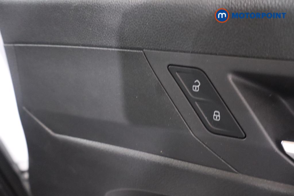 Ford Transit Connect Limited Automatic Petrol Plug-In Hybrid Panel Van - Stock Number (1651381) - 6th supplementary image