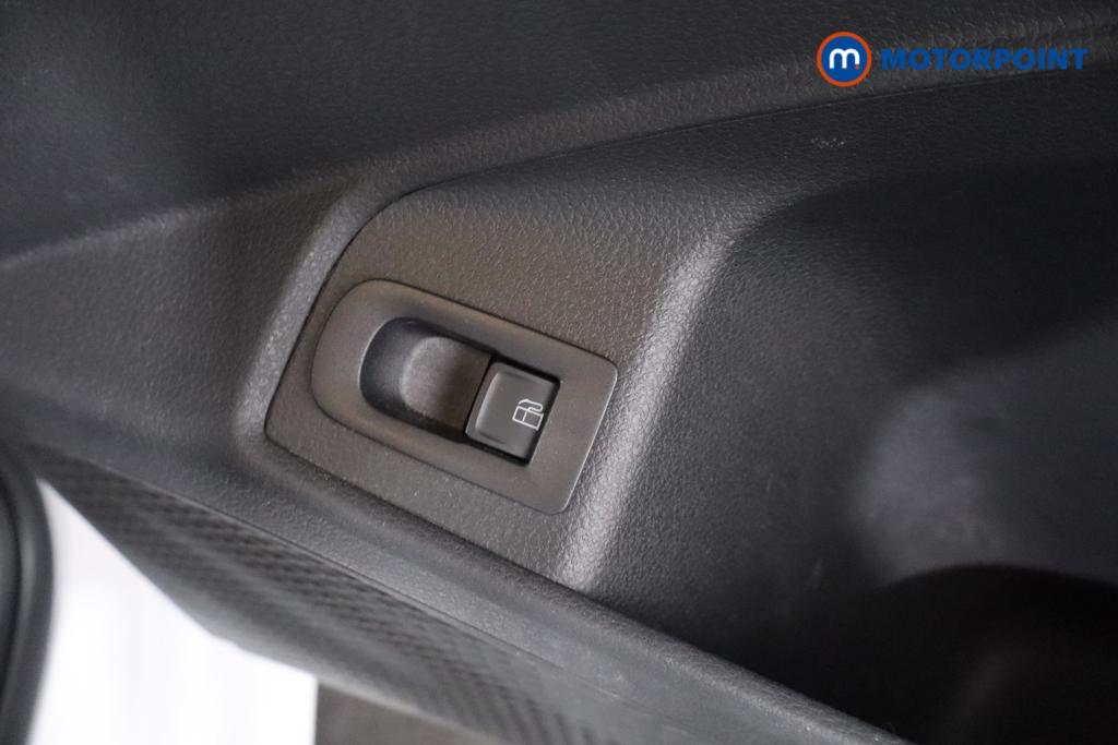 Ford Transit Connect Limited Automatic Petrol Plug-In Hybrid Panel Van - Stock Number (1651381) - 8th supplementary image