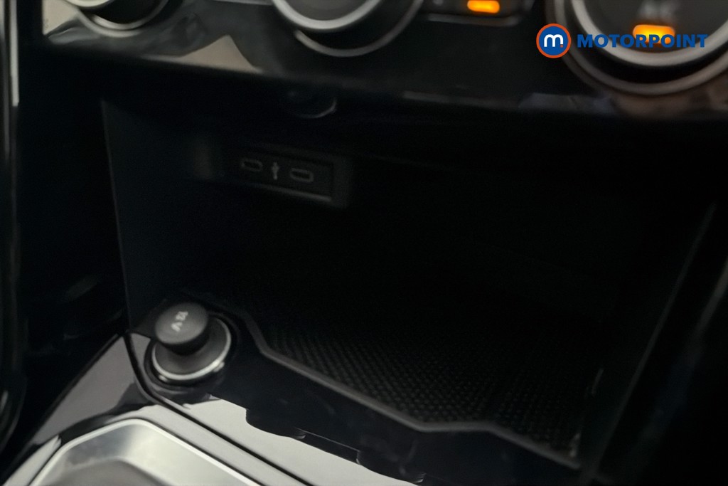Volkswagen T-Roc Black Edition Manual Petrol SUV - Stock Number (1651582) - 17th supplementary image