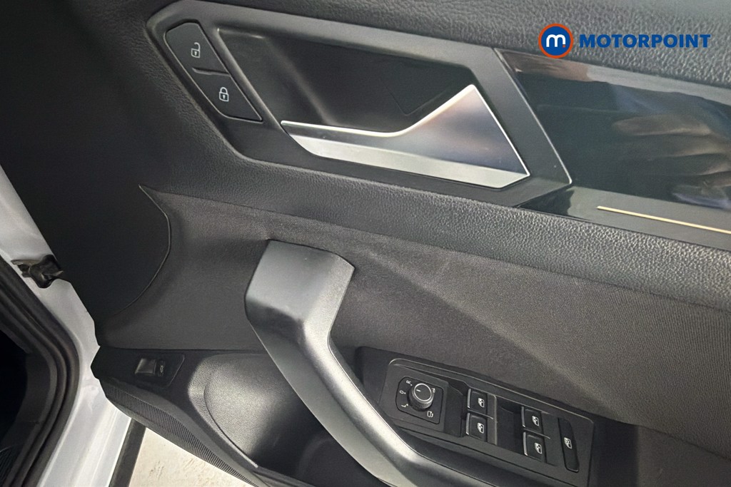 Volkswagen T-Roc Black Edition Manual Petrol SUV - Stock Number (1651582) - 19th supplementary image