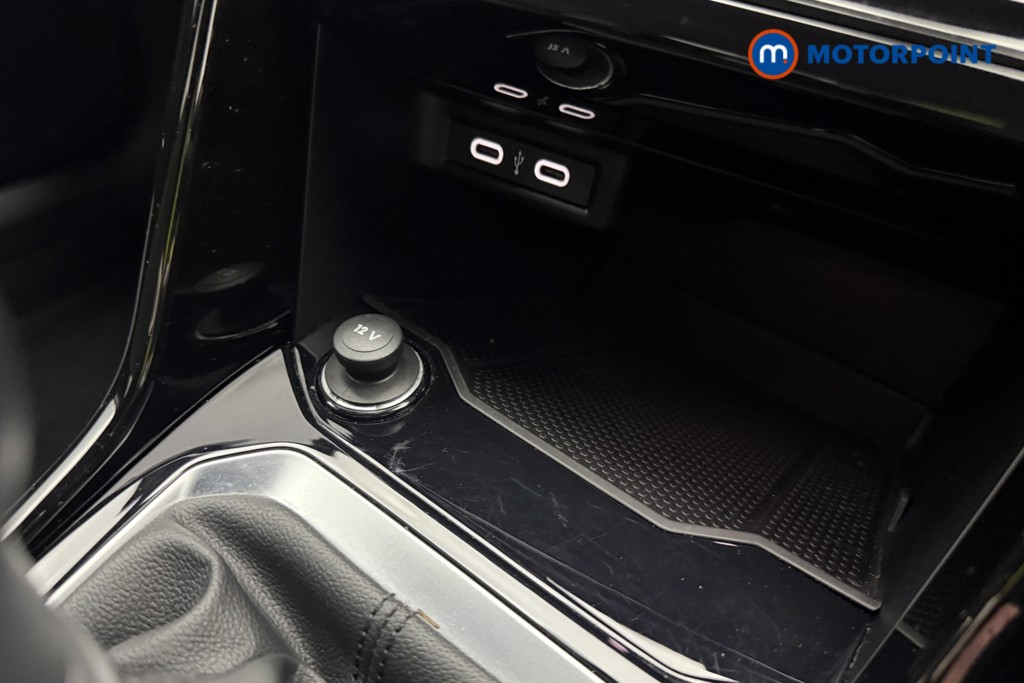 Volkswagen T-Roc R-Line Manual Petrol SUV - Stock Number (1651602) - 26th supplementary image