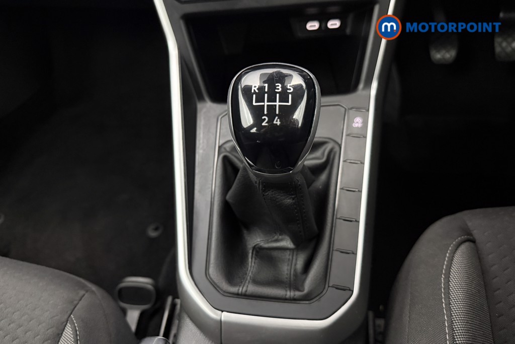 Volkswagen Polo Life Manual Petrol Hatchback - Stock Number (1651603) - 5th supplementary image