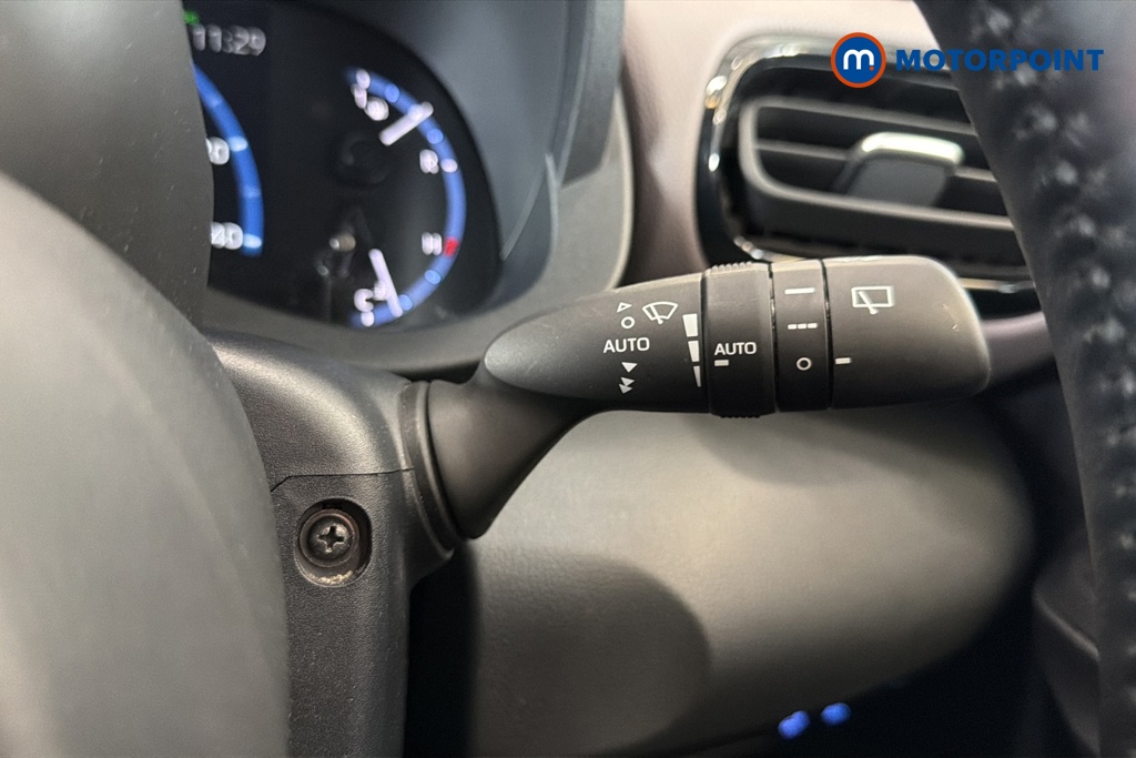 Toyota Yaris Cross Excel Automatic Petrol-Electric Hybrid Estate - Stock Number (1651723) - 6th supplementary image