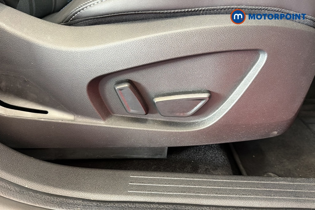 Renault Captur Esprit Alpine Automatic Petrol-Electric Hybrid SUV - Stock Number (1652240) - 23rd supplementary image