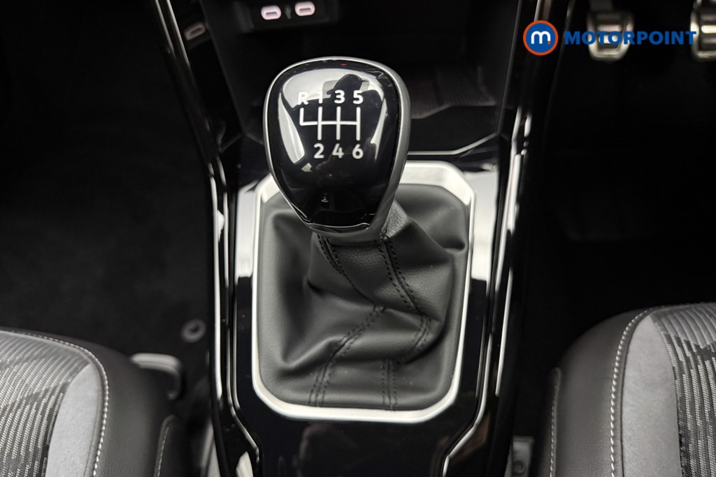 Volkswagen T-Roc R-Line Manual Petrol SUV - Stock Number (1652340) - 7th supplementary image
