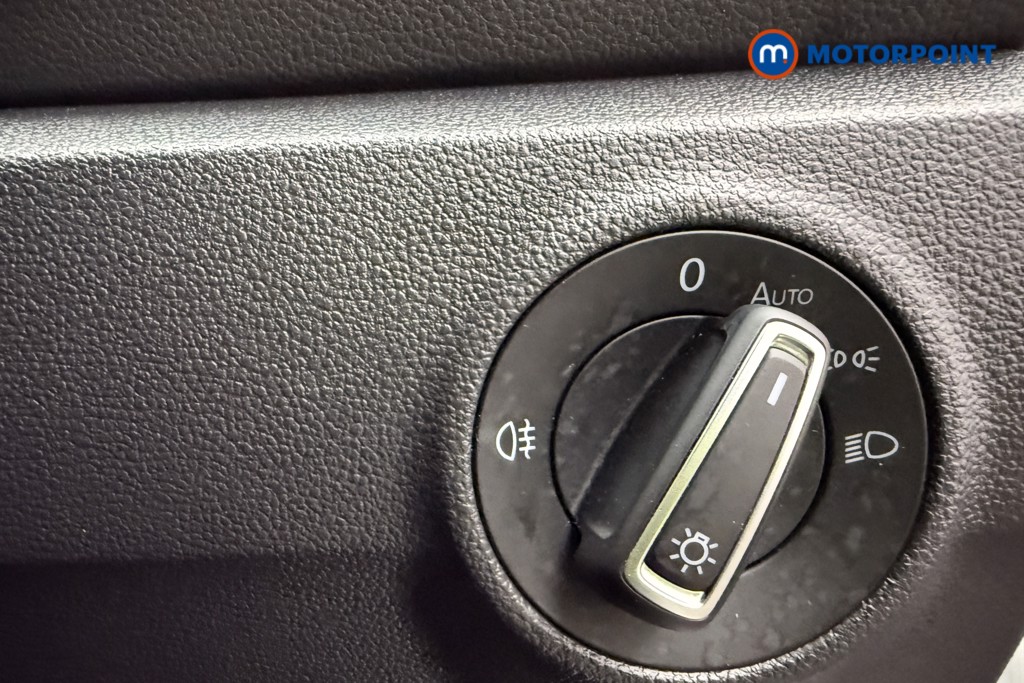 Volkswagen T-Roc R-Line Manual Petrol SUV - Stock Number (1652340) - 17th supplementary image