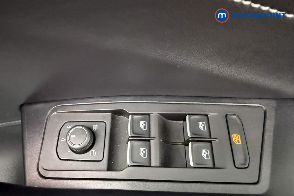 Volkswagen T-Roc R-Line Manual Petrol SUV - Stock Number (1652340) - 19th supplementary image