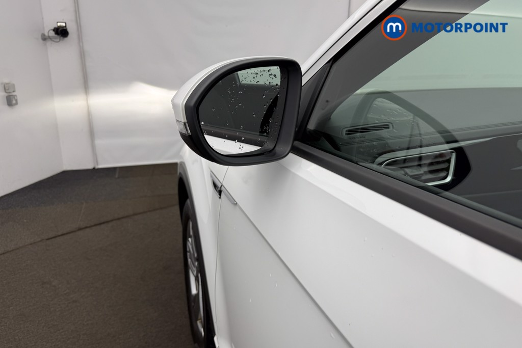 Volkswagen T-Roc R-Line Manual Petrol SUV - Stock Number (1652340) - 30th supplementary image