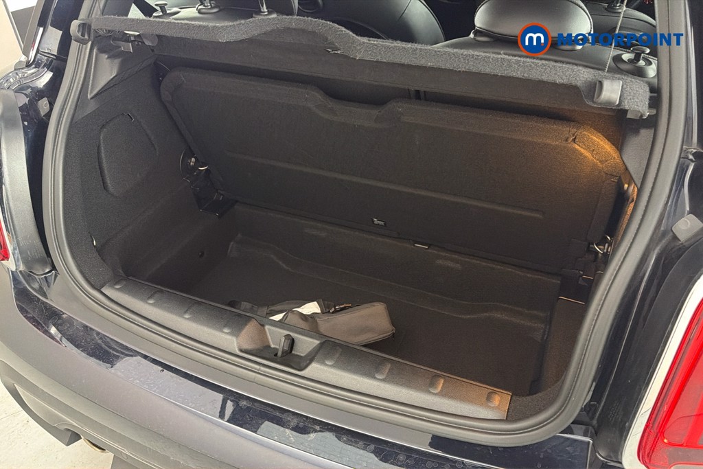 Mini Hatchback Cooper Exclusive Automatic Petrol Hatchback - Stock Number (1652850) - 33rd supplementary image