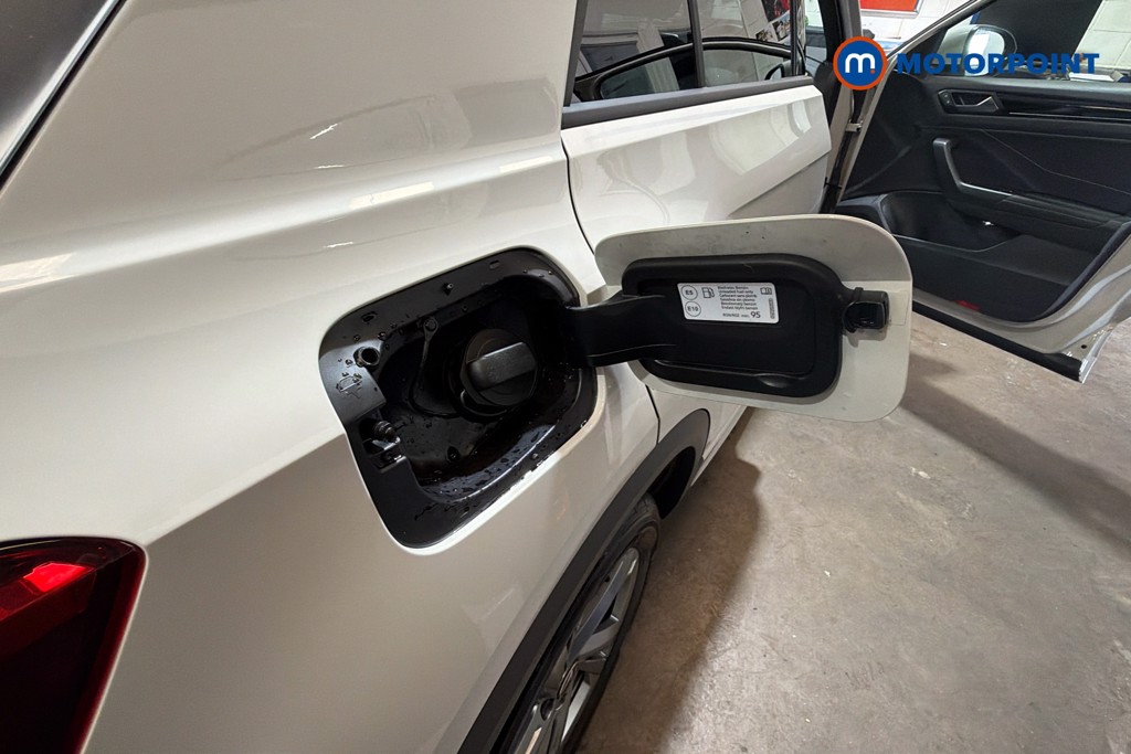 Volkswagen T-Roc R-Line Automatic Petrol SUV - Stock Number (1653048) - 41st supplementary image