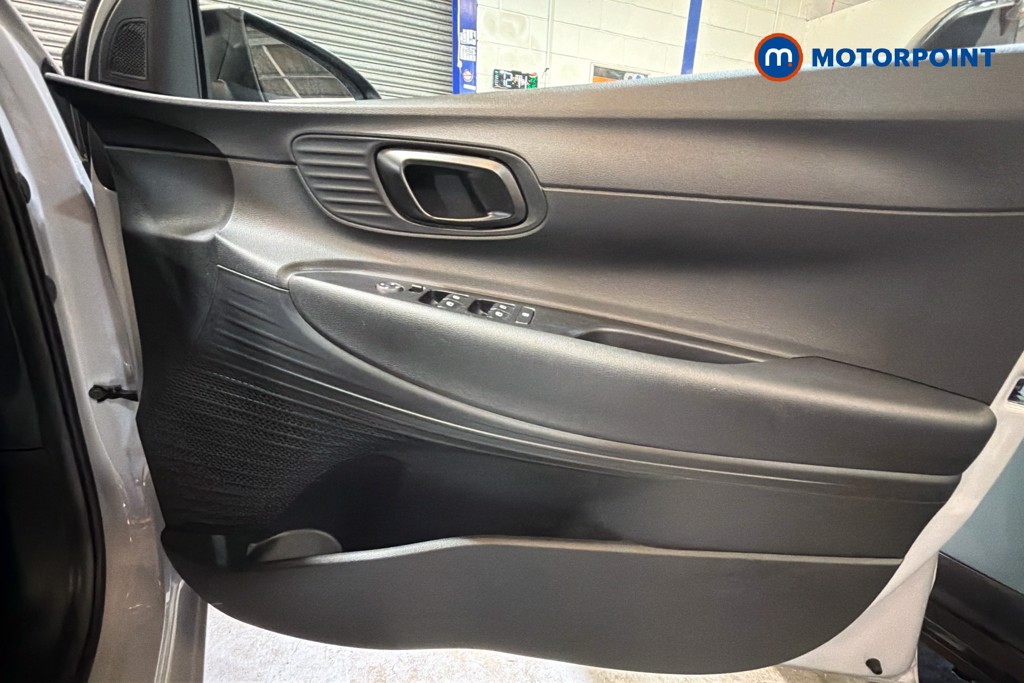 Hyundai I20 Advance Manual Petrol Hatchback - Stock Number (1653197) - 19th supplementary image