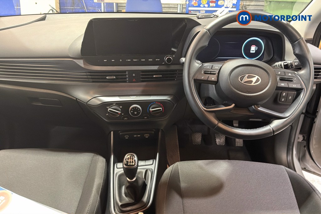 Hyundai I20 Advance Manual Petrol Hatchback - Stock Number (1653197) - 1st supplementary image