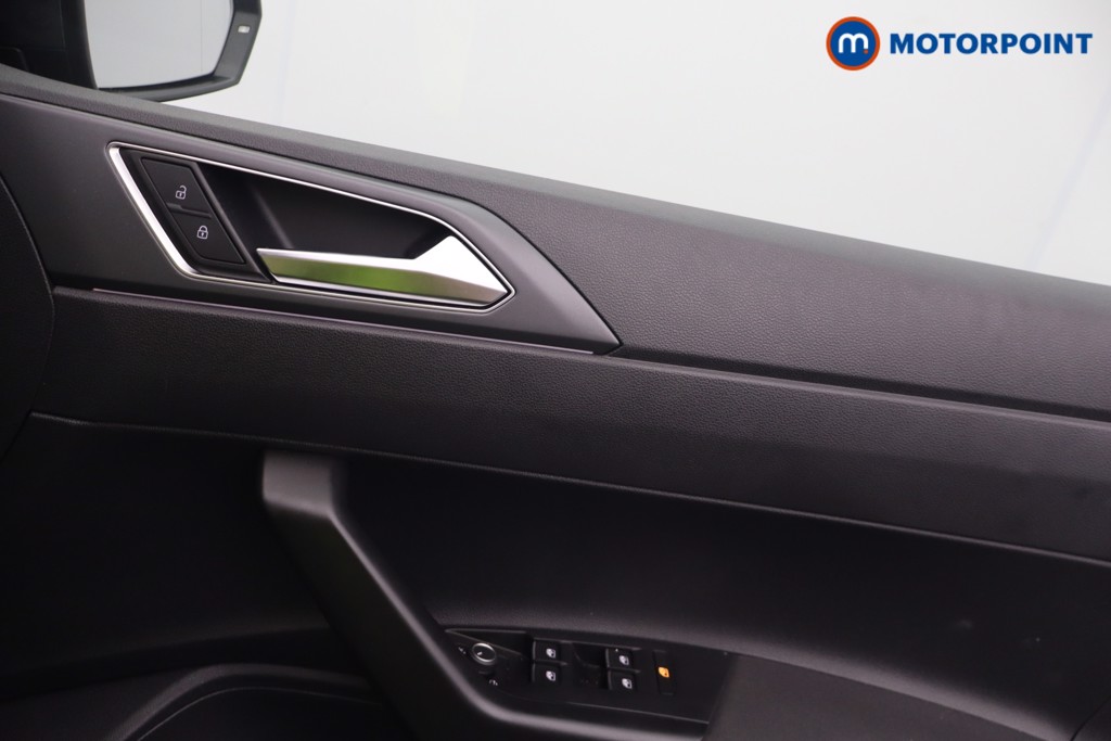 Volkswagen Polo R-Line Manual Petrol Hatchback - Stock Number (1653560) - 9th supplementary image