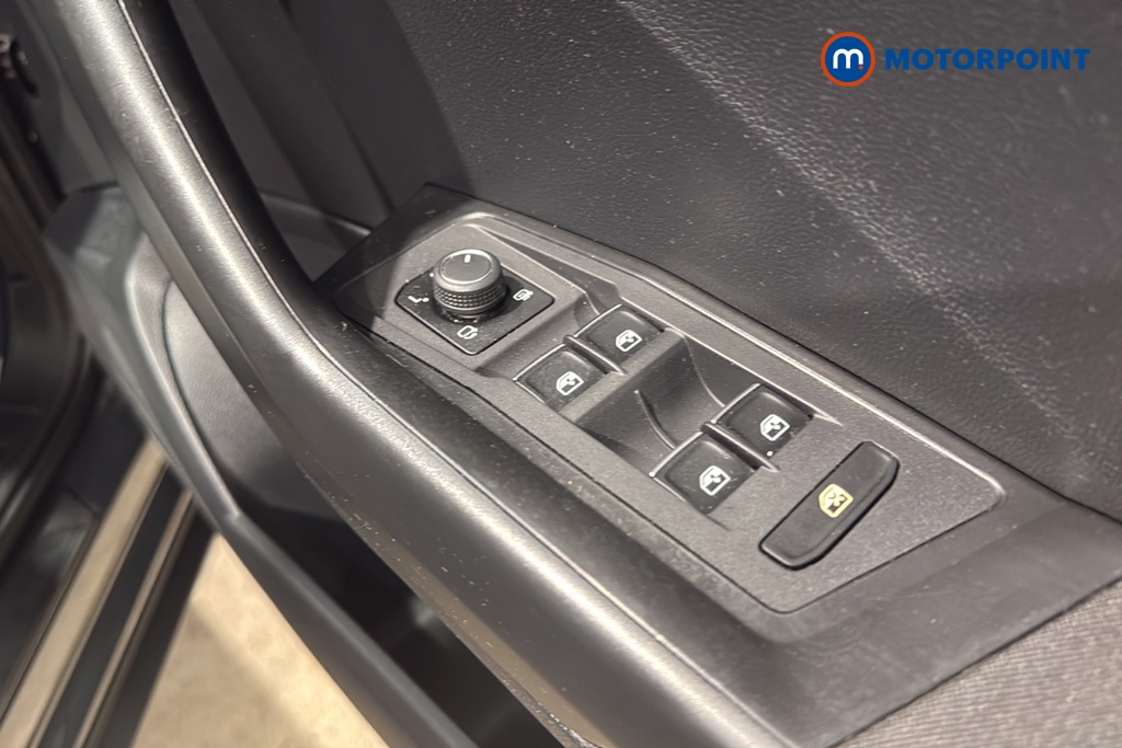 Volkswagen T-Roc SE Manual Diesel SUV - Stock Number (1653619) - 19th supplementary image