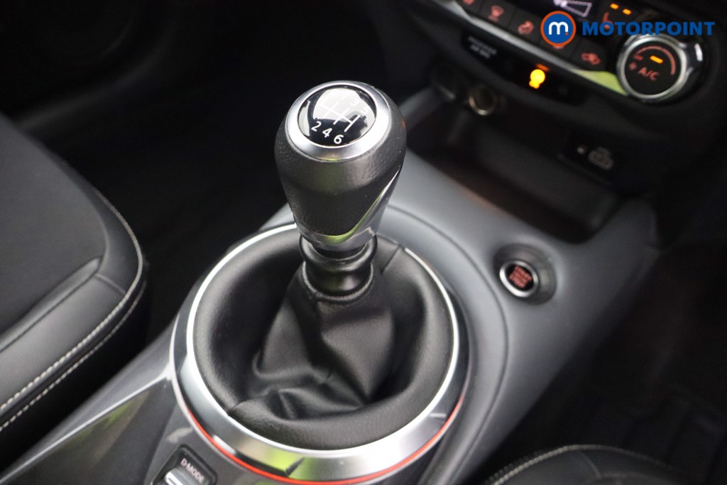 Nissan Juke Tekna Manual Petrol SUV - Stock Number (1653643) - 4th supplementary image