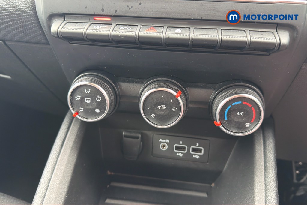 Renault Clio Iconic Manual Petrol Hatchback - Stock Number (1634552) - 12th supplementary image