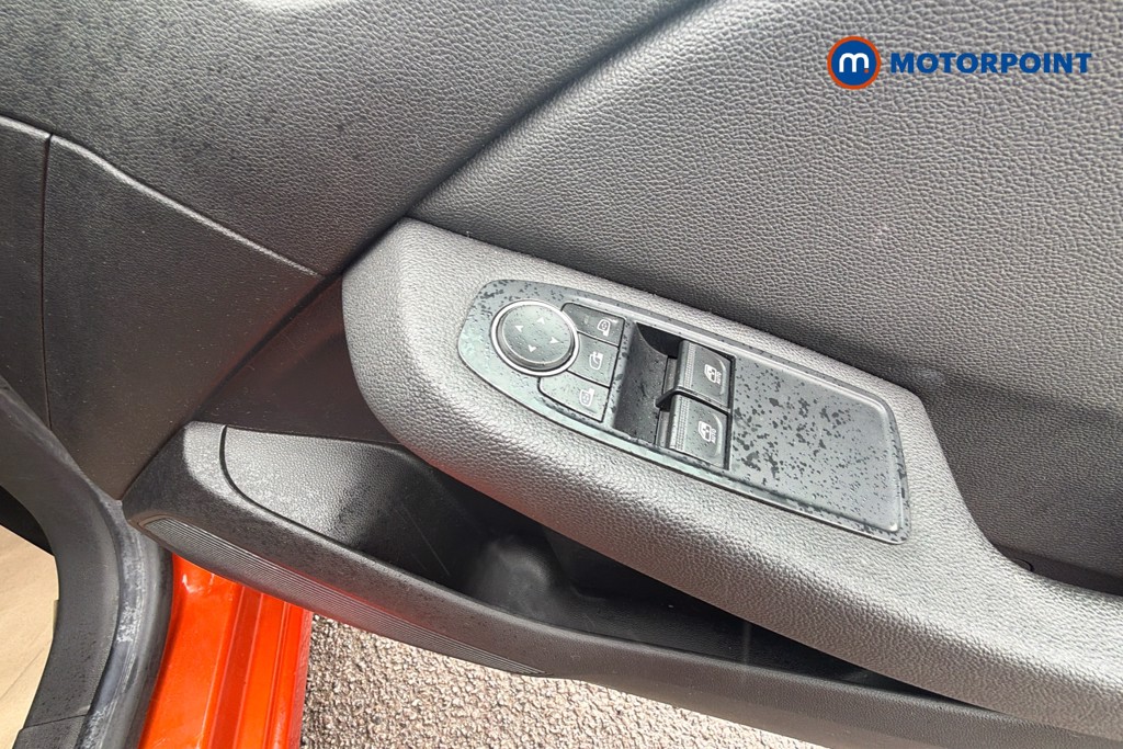 Renault Clio Iconic Manual Petrol Hatchback - Stock Number (1634552) - 20th supplementary image