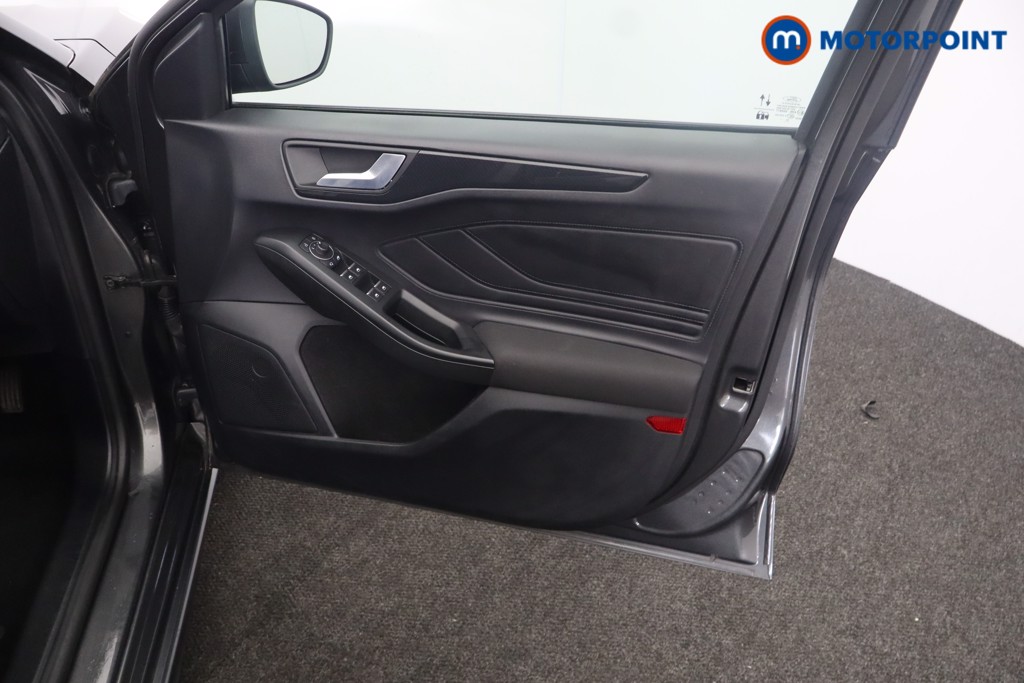 Ford Focus St-Line Manual Petrol Hatchback - Stock Number (1640778) - 15th supplementary image