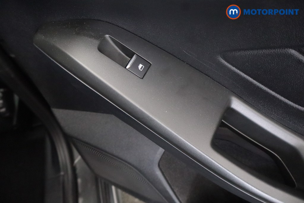Ford Focus St-Line Manual Petrol Hatchback - Stock Number (1640778) - 21st supplementary image