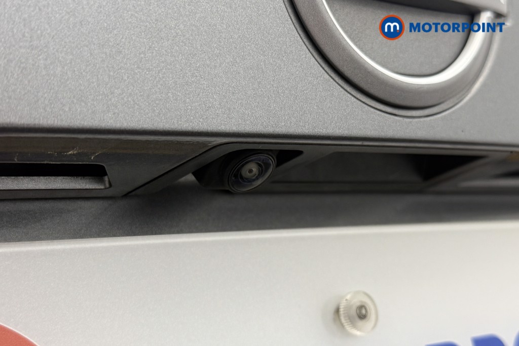 Nissan Juke N-Connecta Automatic Petrol SUV - Stock Number (1642453) - 5th supplementary image