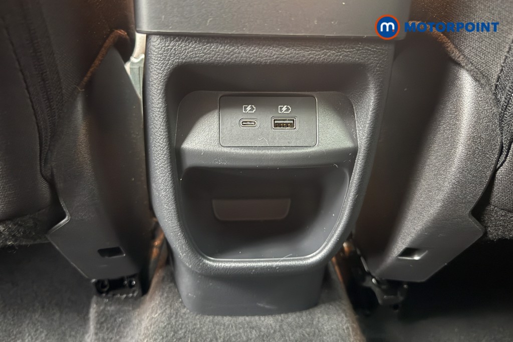Nissan Juke N-Connecta Automatic Petrol SUV - Stock Number (1642453) - 9th supplementary image
