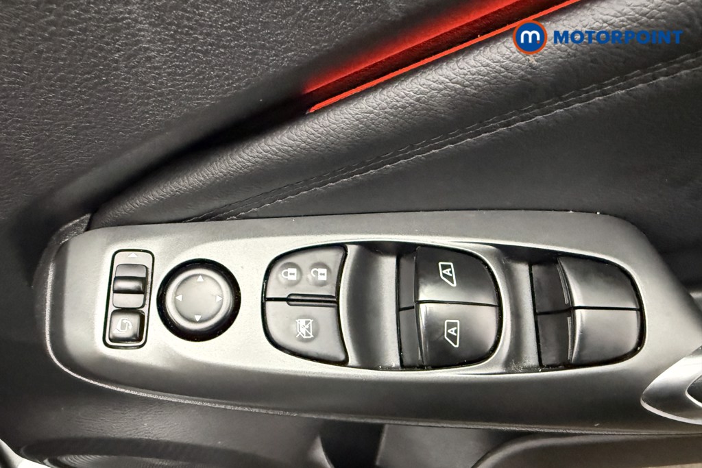 Nissan Juke N-Connecta Automatic Petrol SUV - Stock Number (1642453) - 13th supplementary image