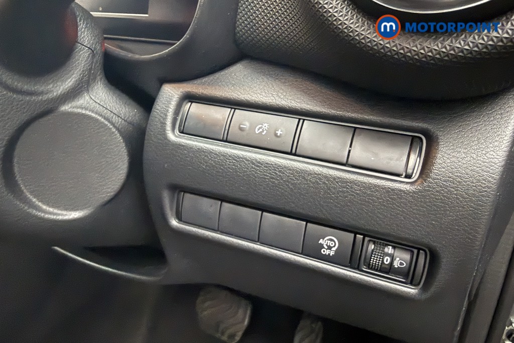 Nissan Juke N-Connecta Automatic Petrol SUV - Stock Number (1642453) - 15th supplementary image