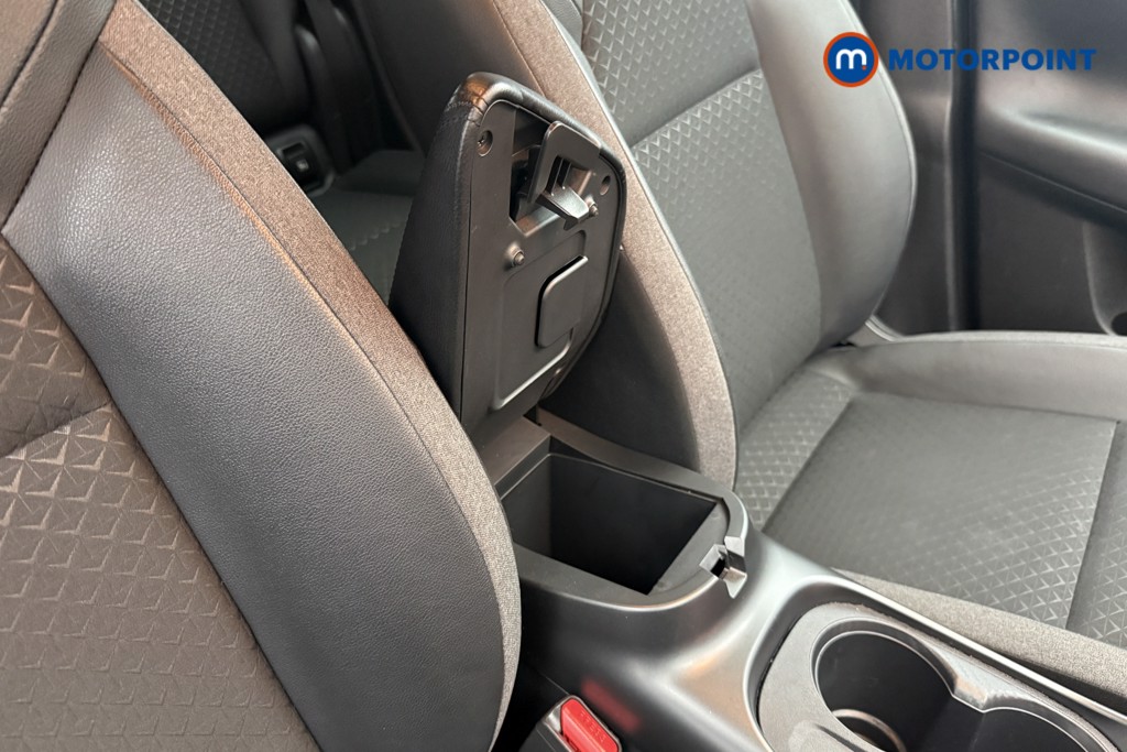 Nissan Juke N-Connecta Automatic Petrol SUV - Stock Number (1642453) - 16th supplementary image