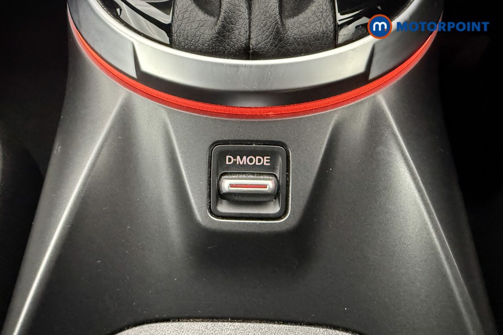 Nissan Juke N-Connecta Automatic Petrol SUV - Stock Number (1642453) - 21st supplementary image