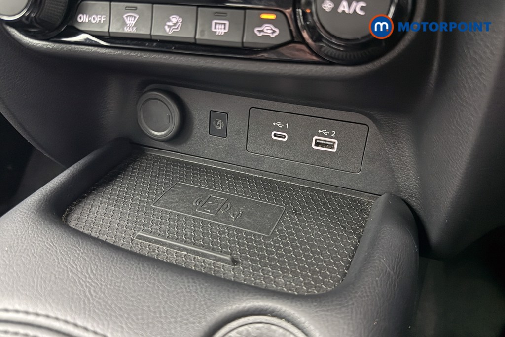 Nissan Juke N-Connecta Automatic Petrol SUV - Stock Number (1642453) - 24th supplementary image