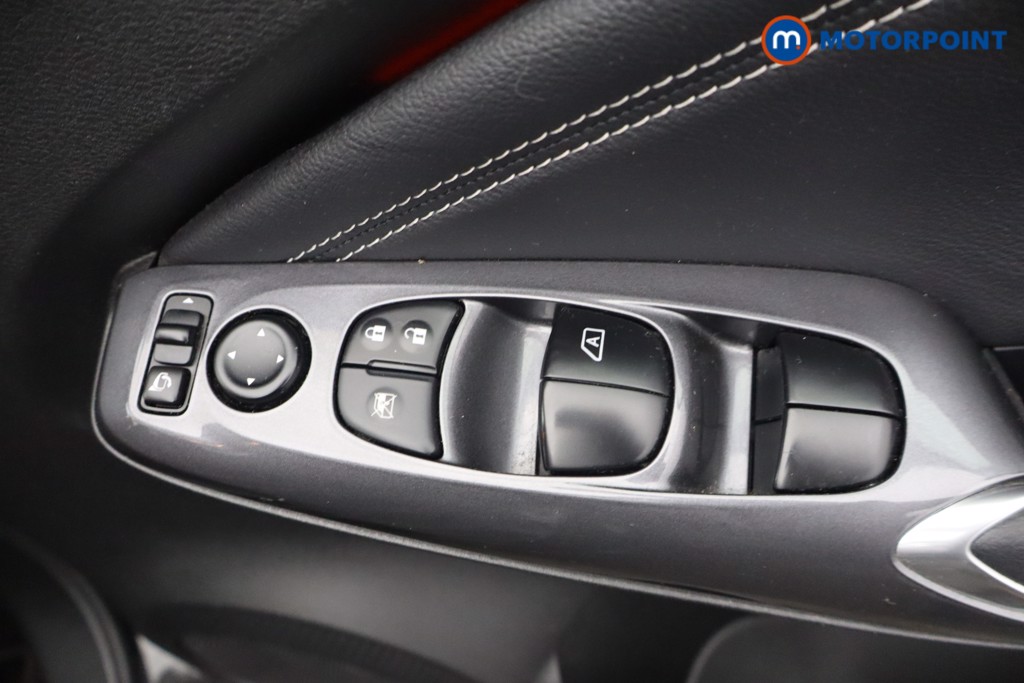 Nissan Juke Tekna Manual Petrol SUV - Stock Number (1644152) - 12th supplementary image