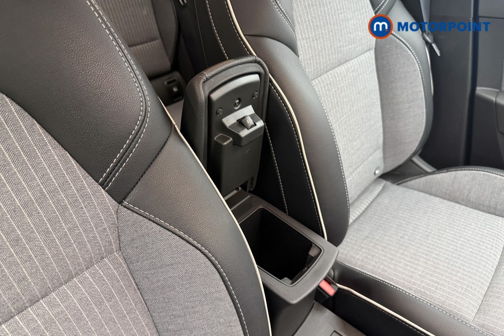 Renault Clio Techno Manual Petrol Hatchback - Stock Number (1644539) - 16th supplementary image