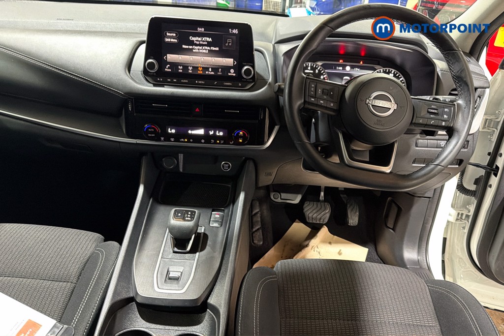 Nissan Qashqai Acenta Premium Automatic Petrol SUV - Stock Number (1644798) - 1st supplementary image