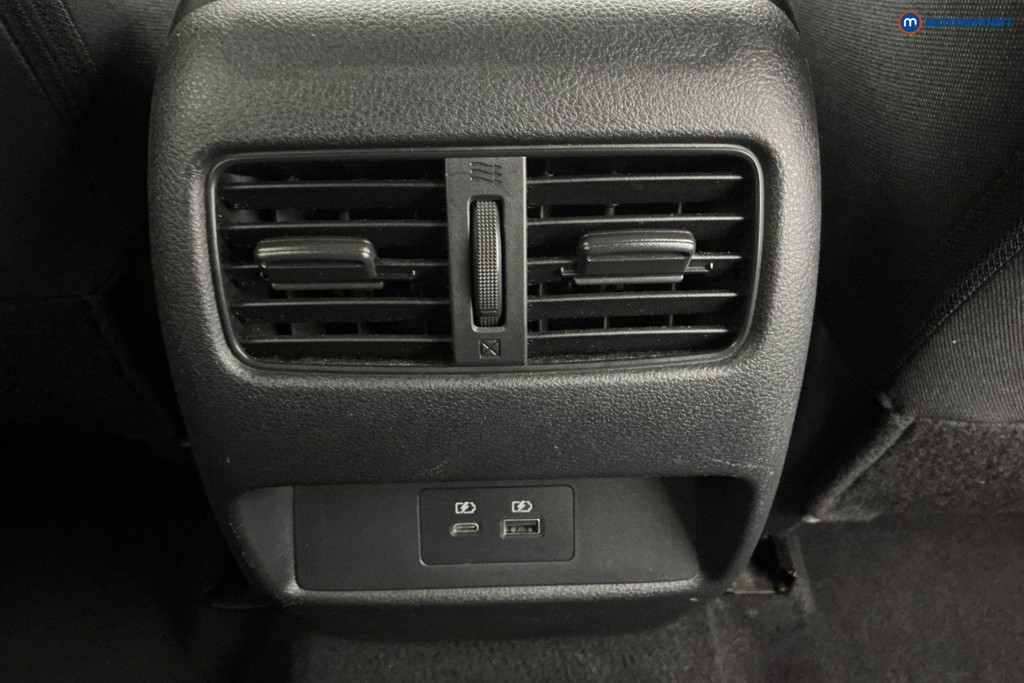 Nissan Qashqai N-Connecta Manual Petrol SUV - Stock Number (1645943) - 10th supplementary image