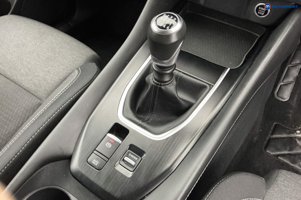Nissan Qashqai N-Connecta Manual Petrol SUV - Stock Number (1645943) - 15th supplementary image